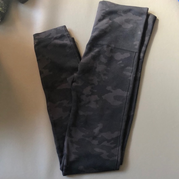 SPANX Pants - Spanx Camo Leggings FIRM bottom price✔️